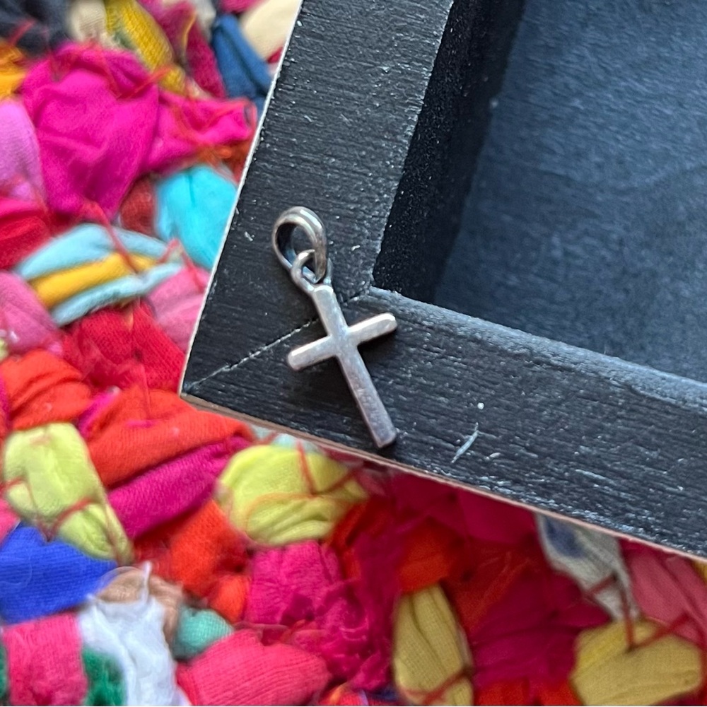 SILVER CROSS CRUCIFIX CHARM PENDANT